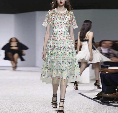 Robe Vintage Moderne Blanche