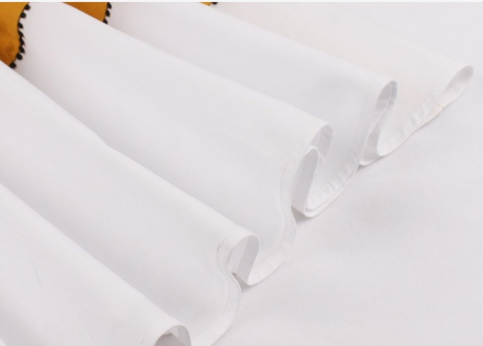 Robe Jolie Jaune et Blanche Vintage Design