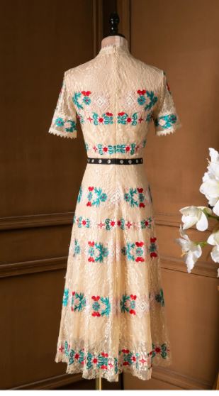 Robe Longue a Volant Vintage Champagne